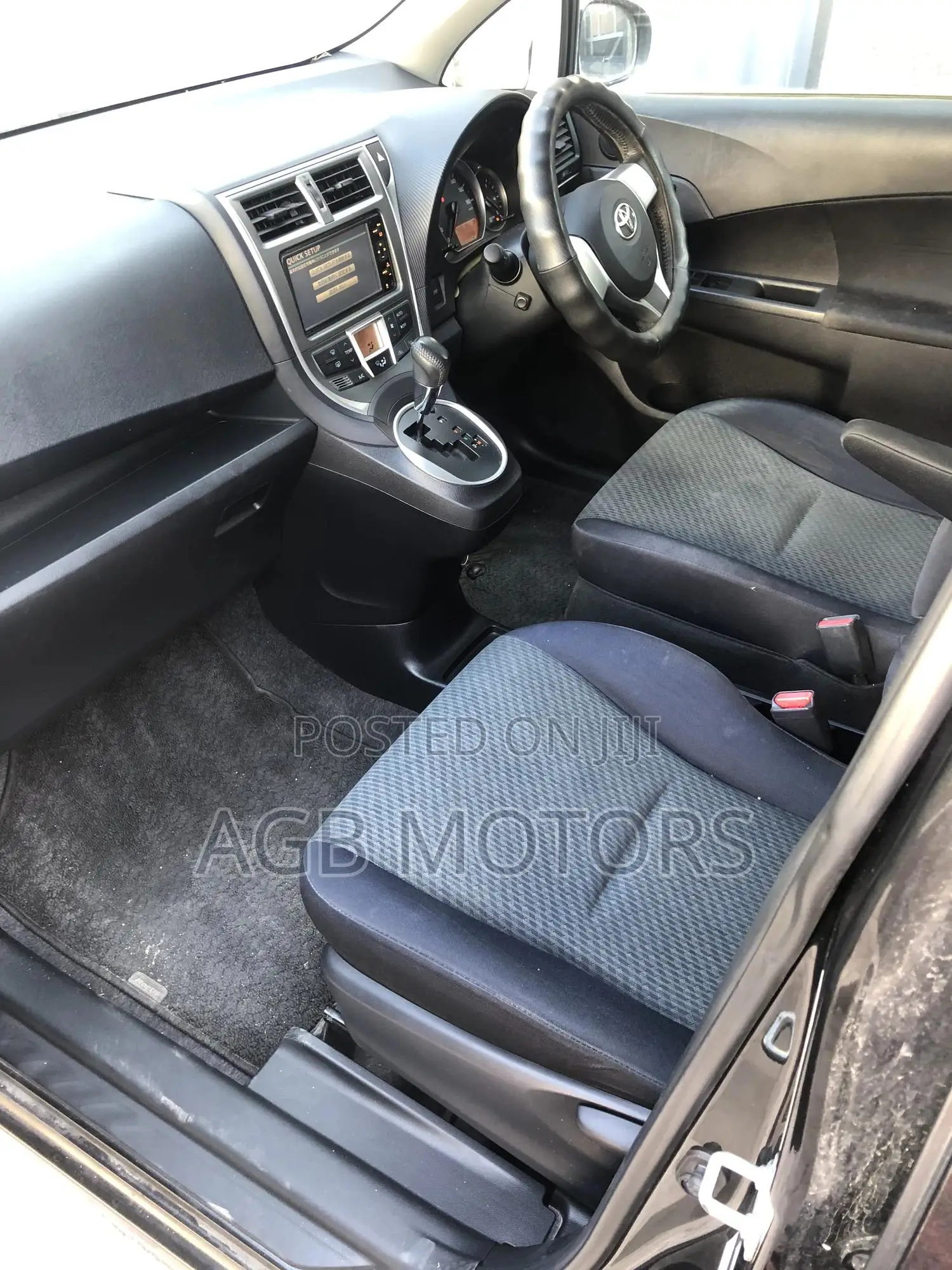 Toyota Ractis 2011 Black