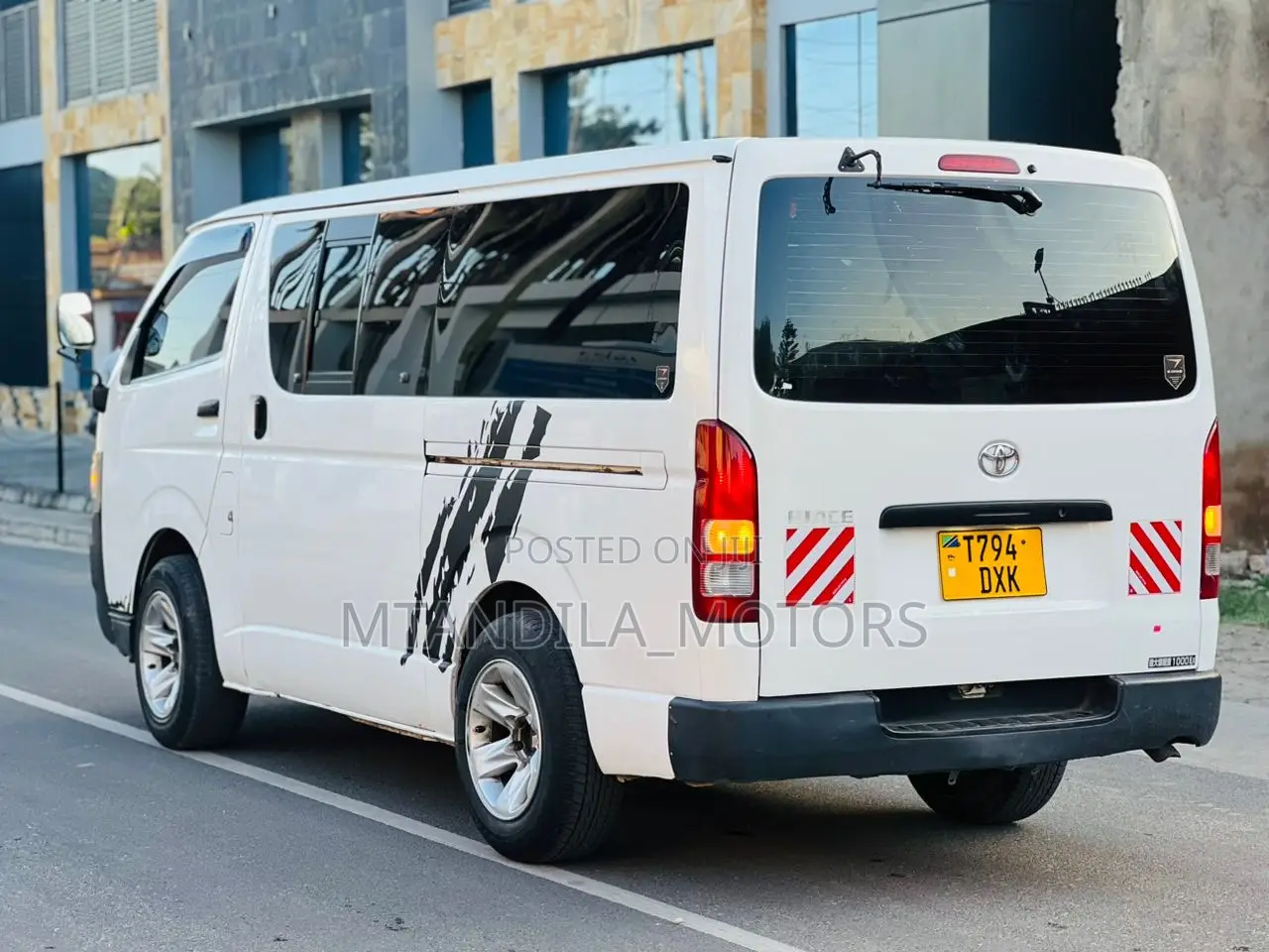 Toyota Quantum 2010 White