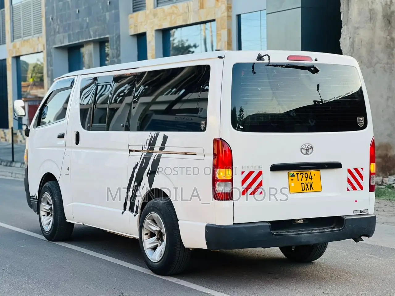 Toyota Quantum 2010 White