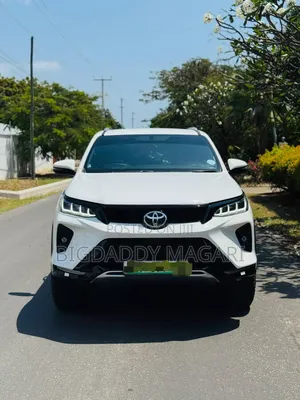 Toyota Fortuner 2023 White