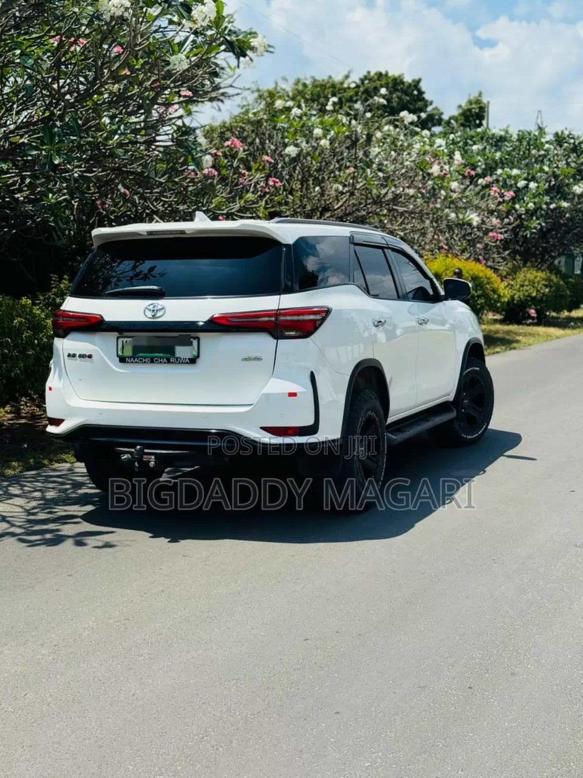 Toyota Fortuner 2023 White