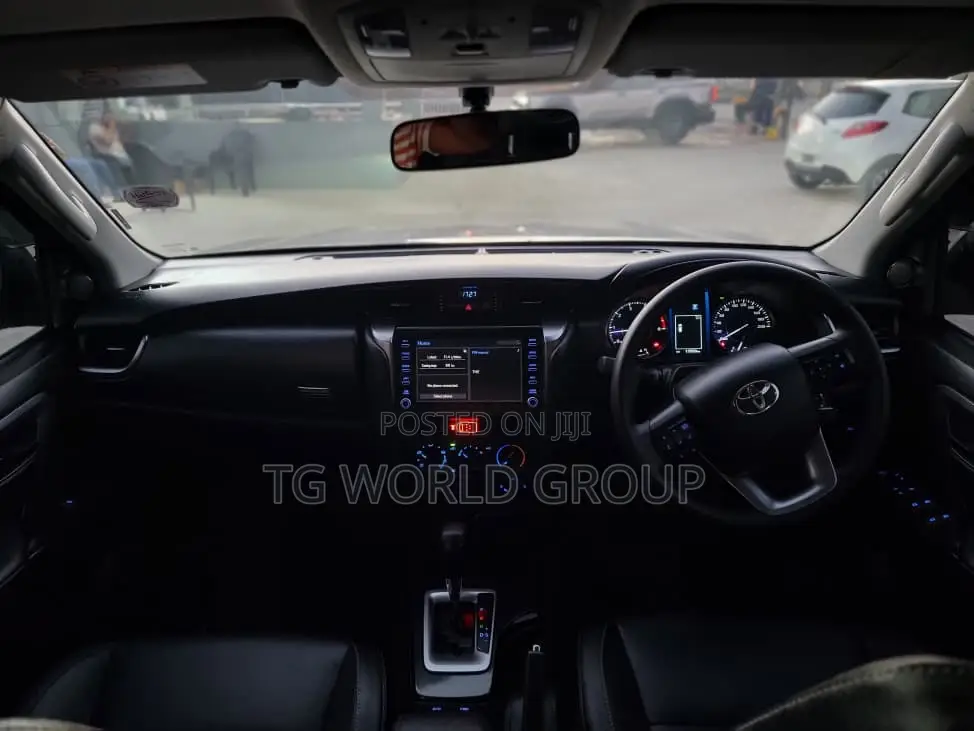 Toyota Fortuner 2025 Silver