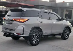 Toyota Fortuner 2025 Silver