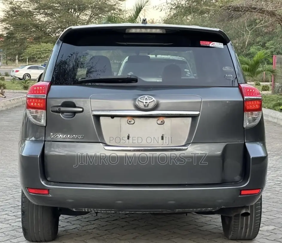 Toyota Vanguard 2010 Gray