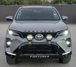 Toyota Fortuner 2025 Gray