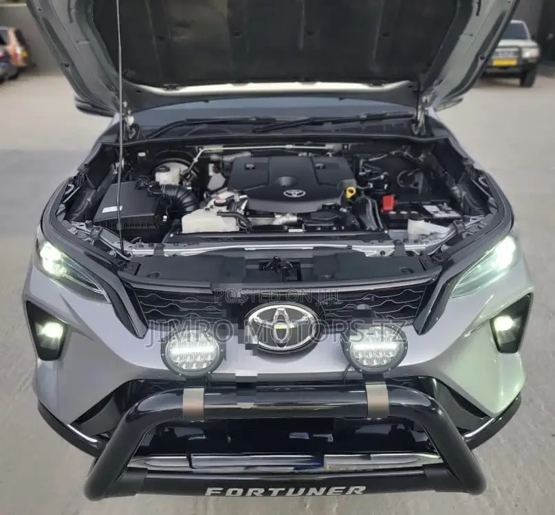 Toyota Fortuner 2025 Gray