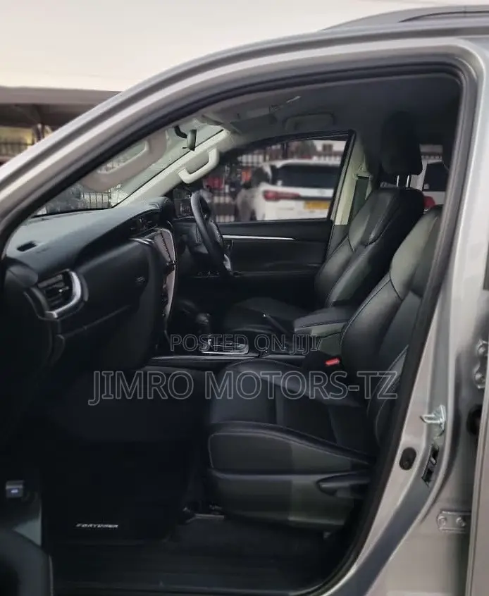 Toyota Fortuner 2025 Gray