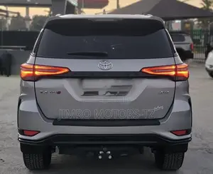 Toyota Fortuner 2025 Gray