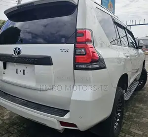Toyota Land Cruiser Prado 2022 White