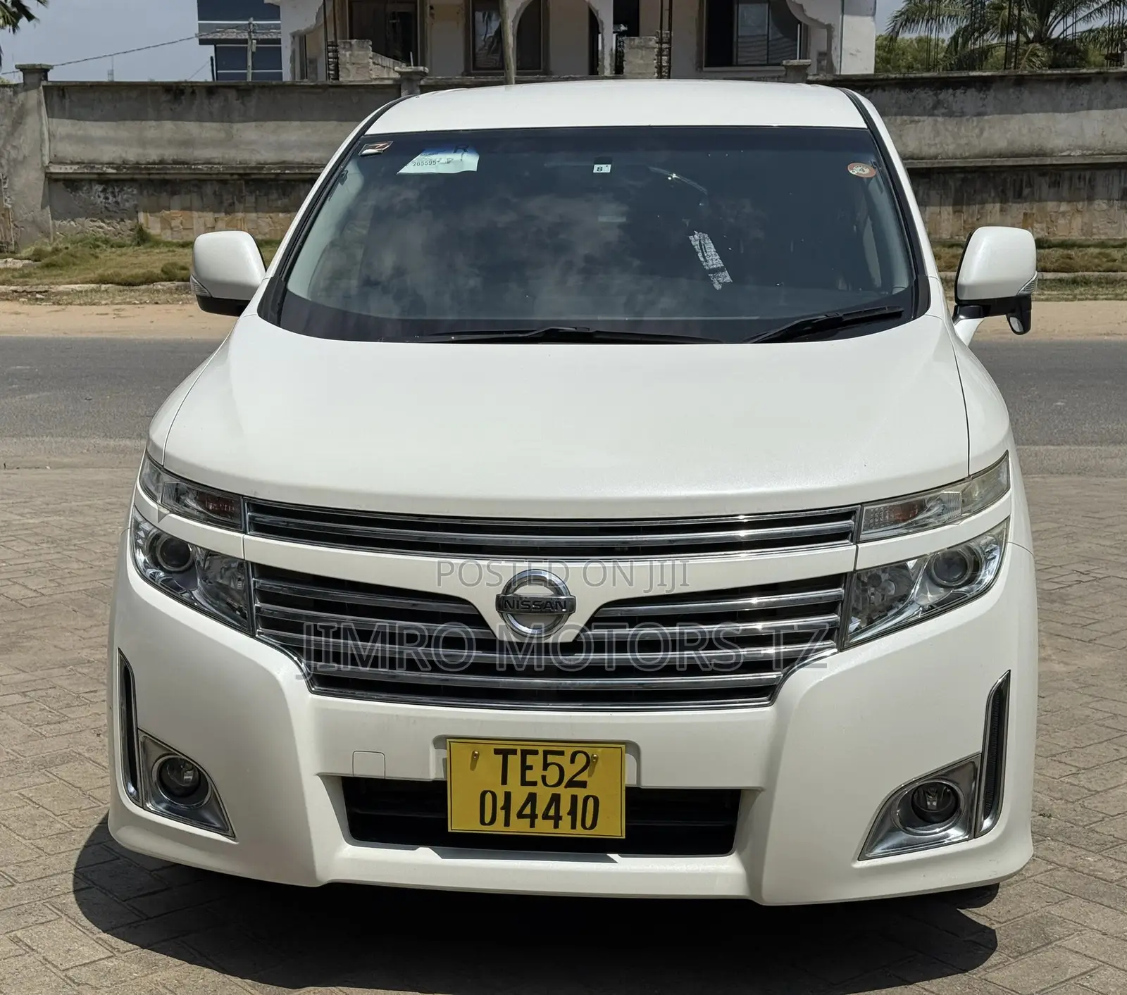 Nissan Elgrand 2011 White