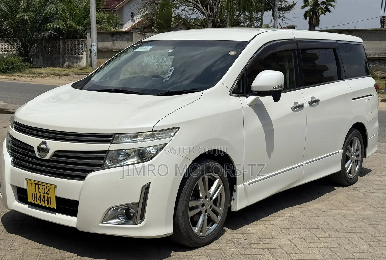 Nissan Elgrand 2011 White