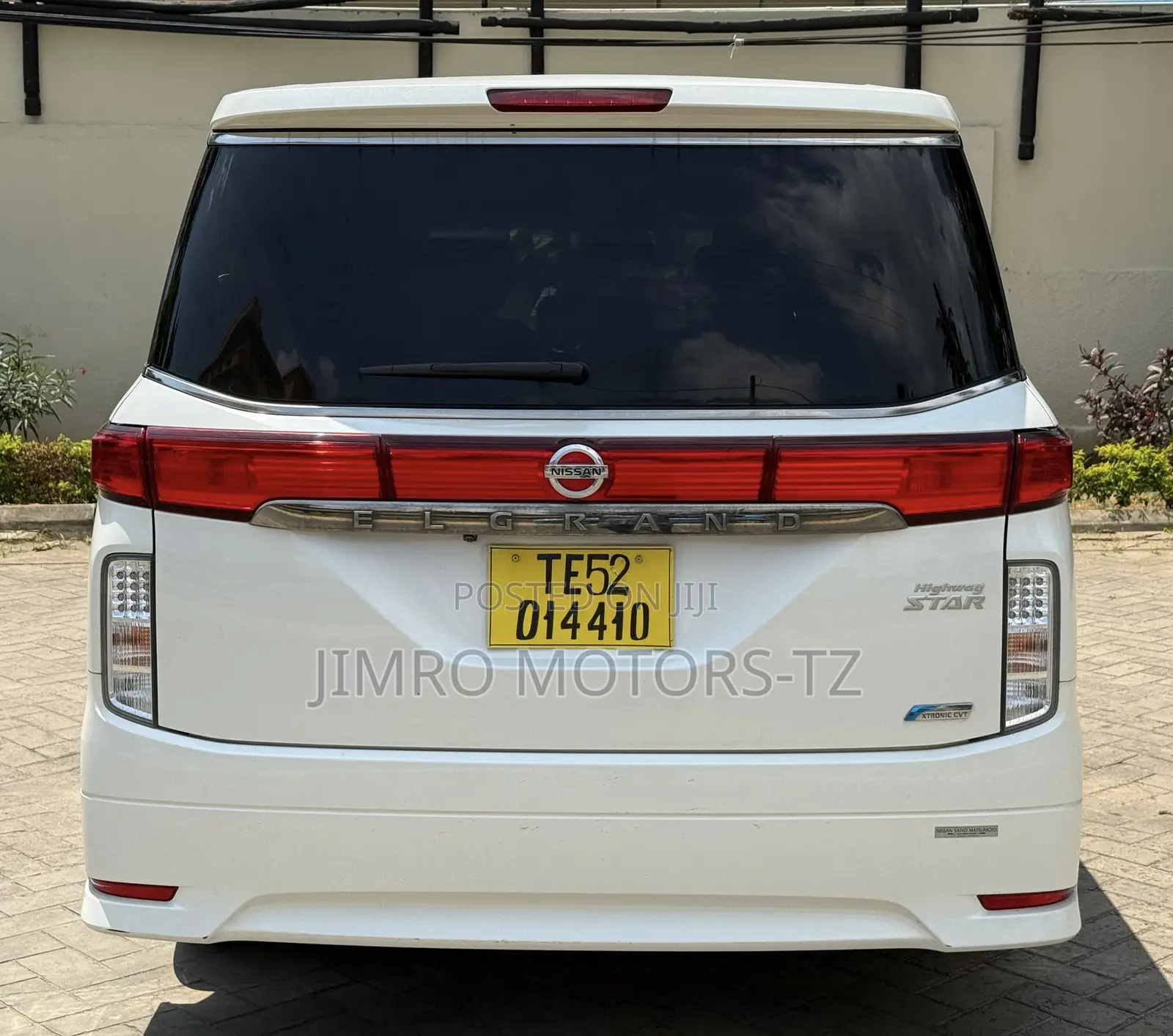 Nissan Elgrand 2011 White