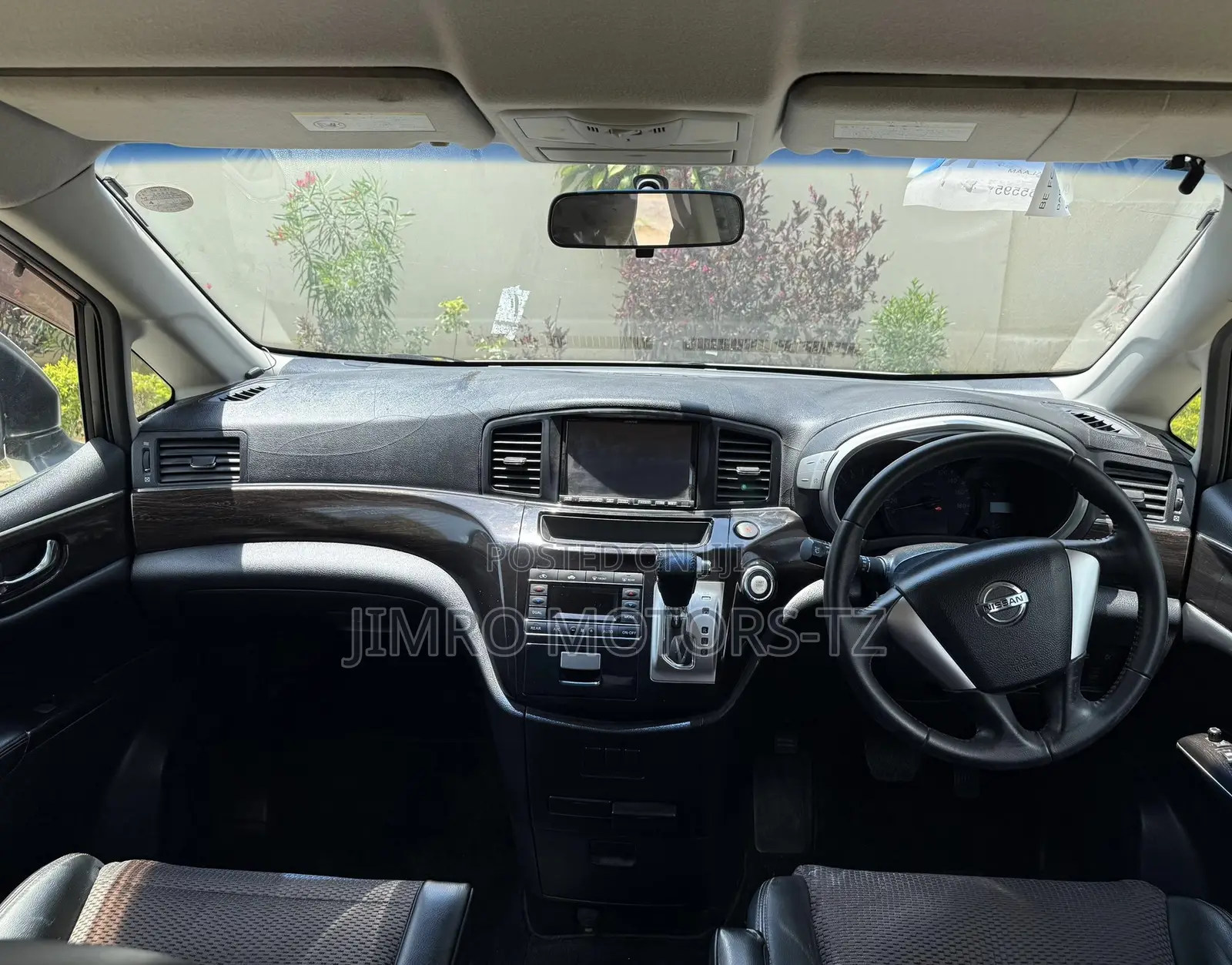 Nissan Elgrand 2011 White