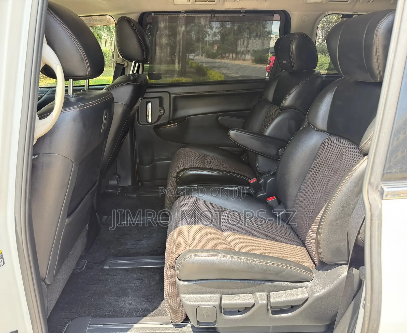 Nissan Elgrand 2011 White