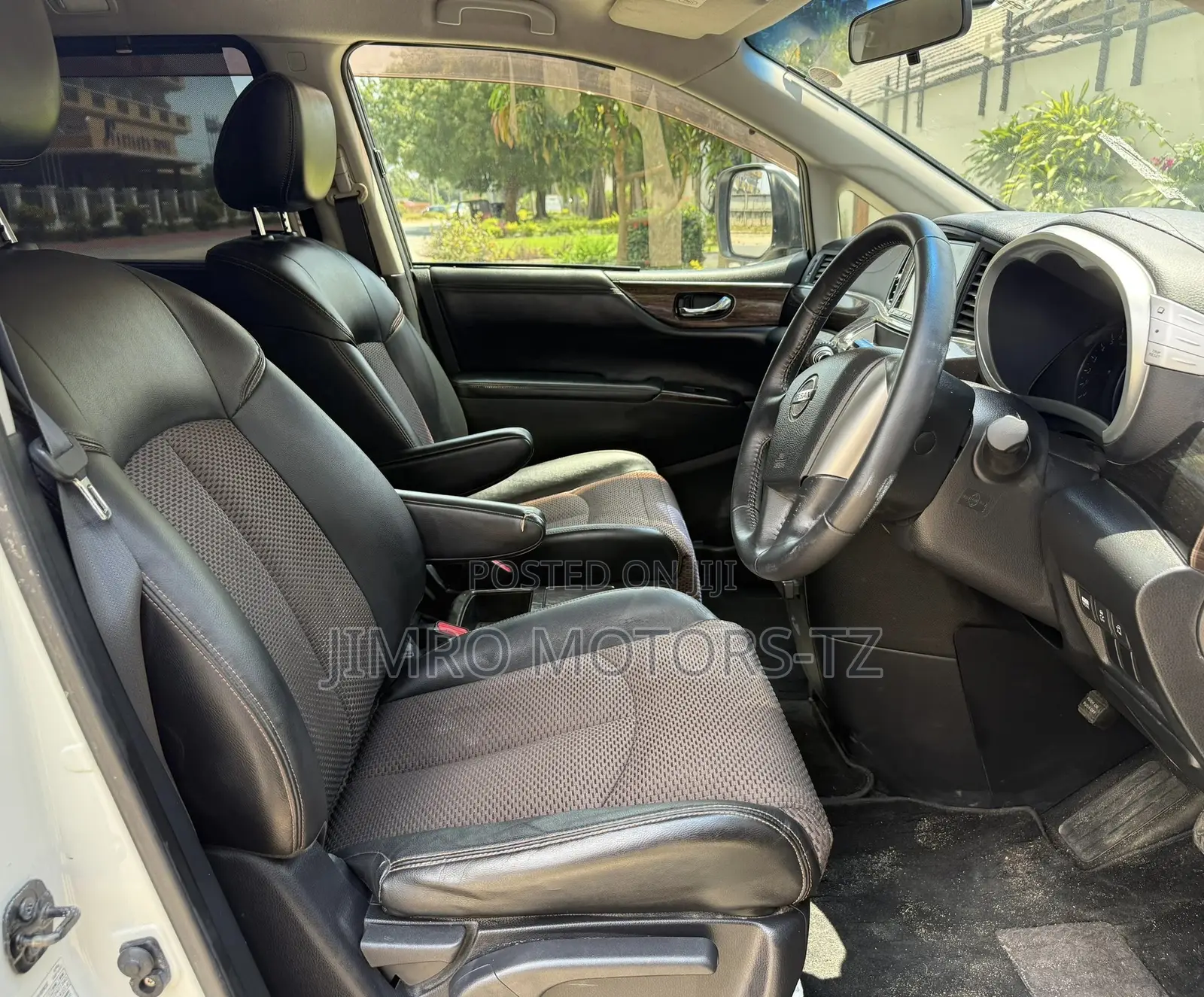 Nissan Elgrand 2011 White