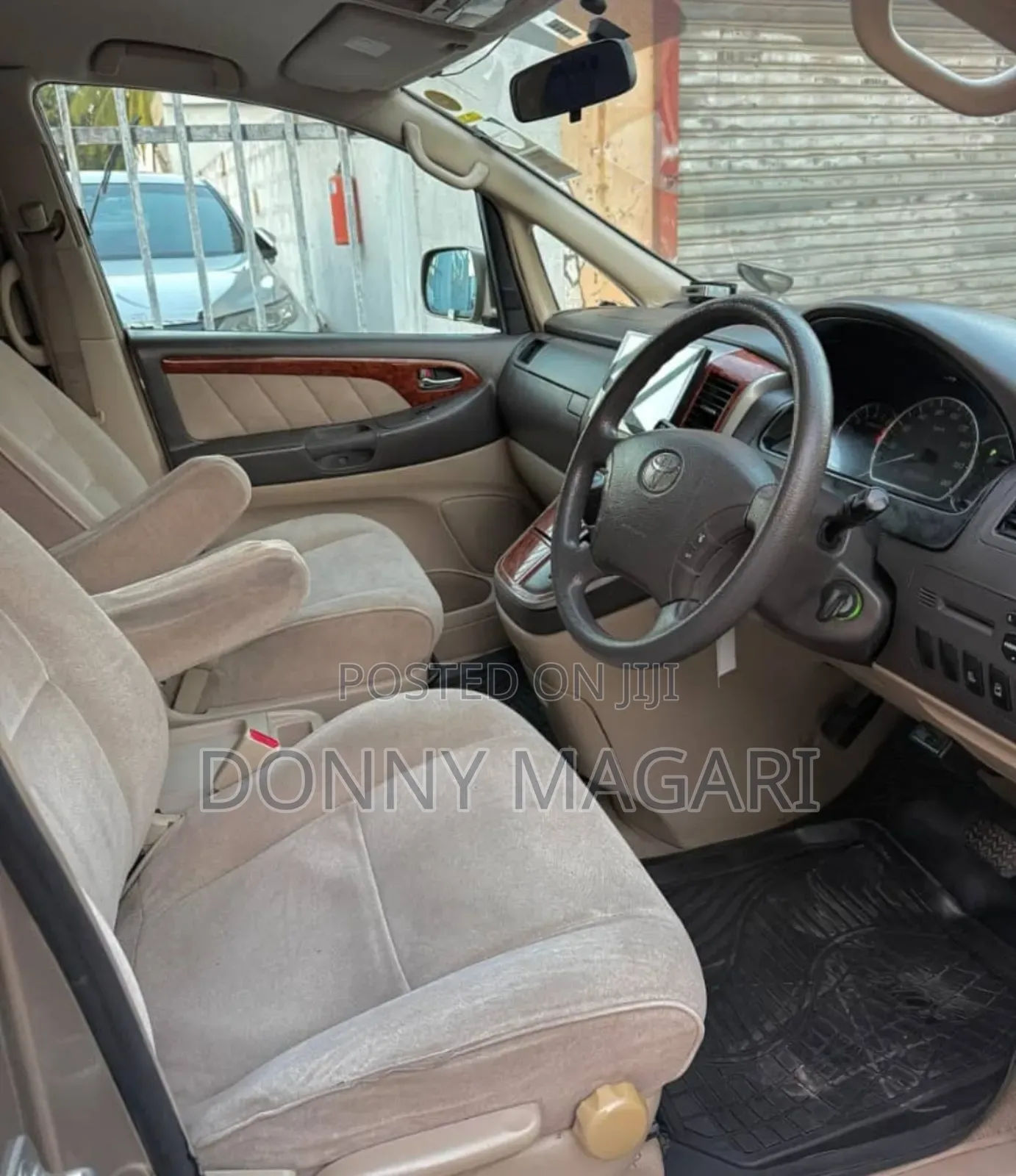Toyota Alphard 2006 Gold