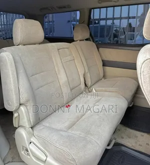 Toyota Alphard 2006 Gold