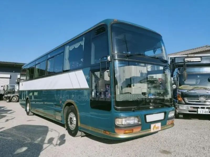 Isuzu Executive Bus 2001 Green