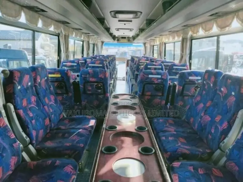 Isuzu Executive Bus 2001 Green
