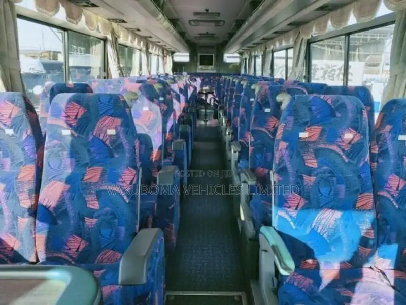 Isuzu Executive Bus 2001 Green