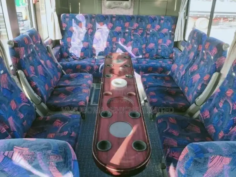 Isuzu Executive Bus 2001 Green