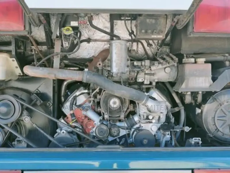 Isuzu Executive Bus 2001 Green