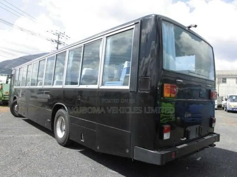 Isuzu Executive Bus 2004 Black