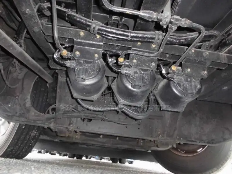Isuzu Executive Bus 2004 Black