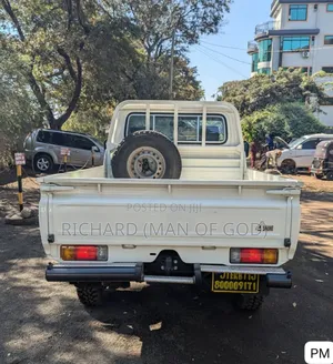 Toyota Land Cruiser 2018 White