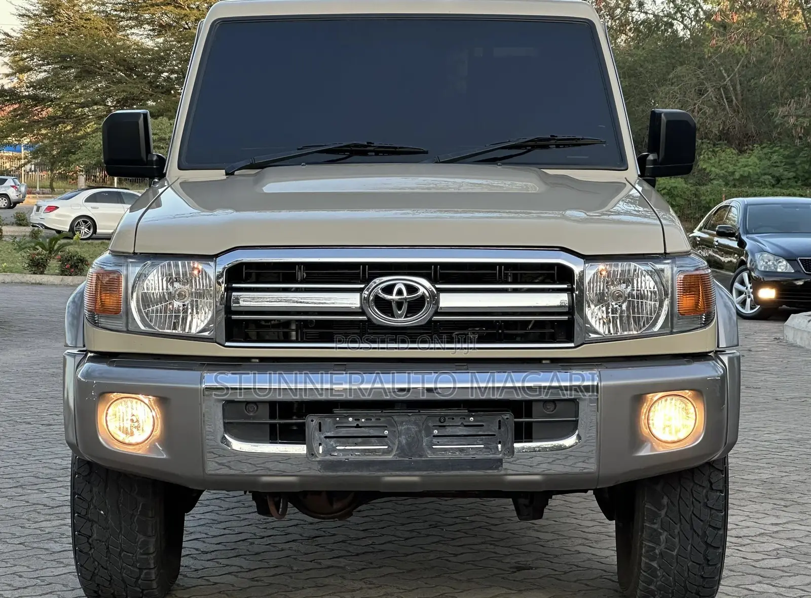 Toyota Land Cruiser 2022 Ivory