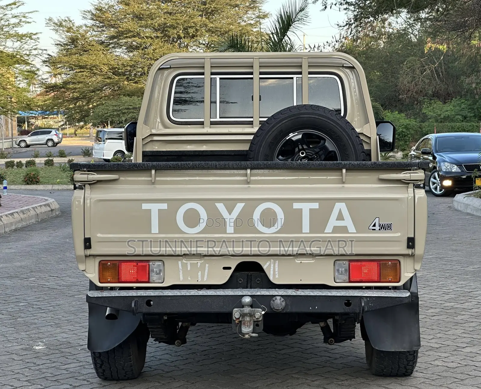 Toyota Land Cruiser 2022 Ivory