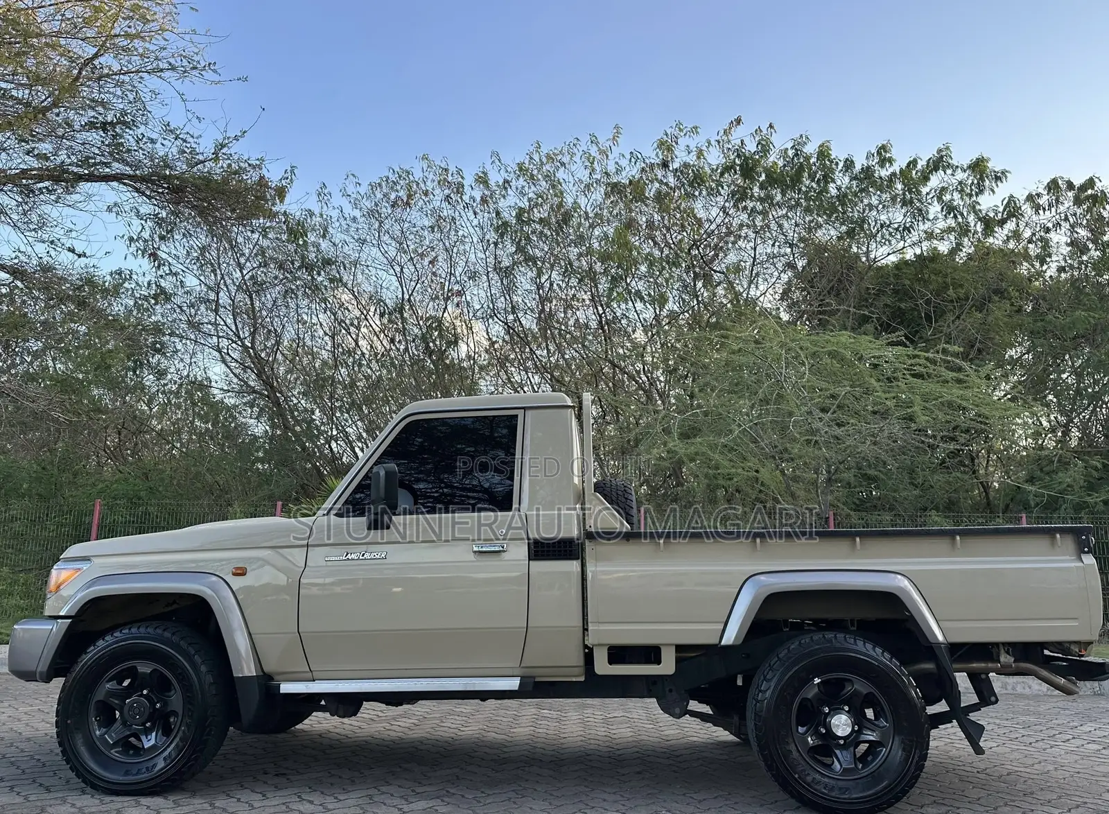 Toyota Land Cruiser 2022 Ivory