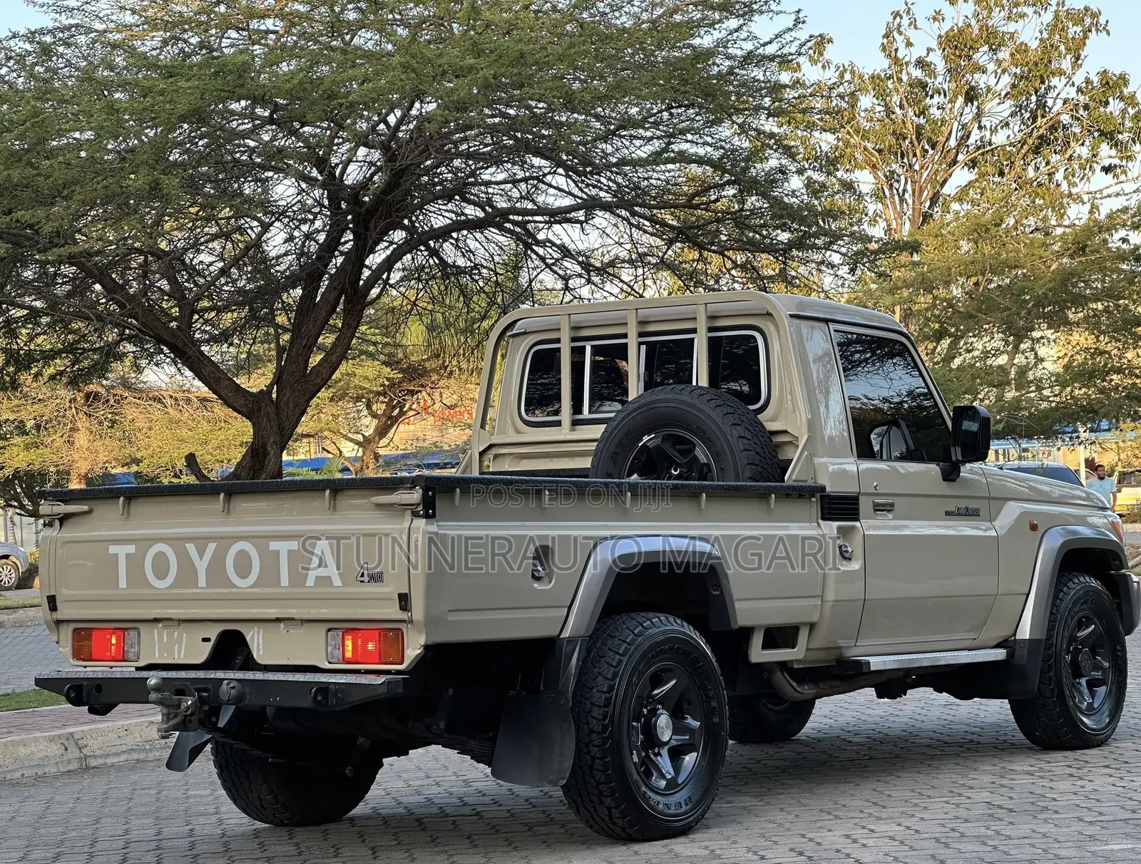 Toyota Land Cruiser 2022 Ivory
