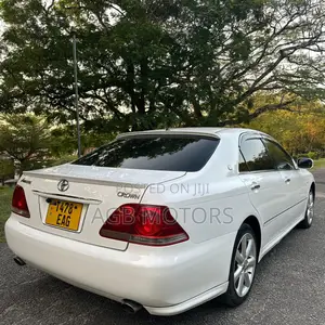 Toyota Crown 2005 White