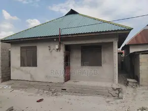 6bdrm Room & Parlour in Chanika for rent