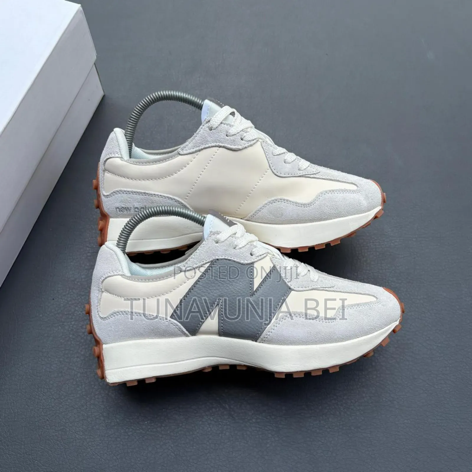 New Balance Sneakers 