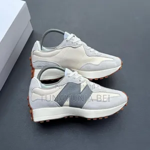 New Balance Sneakers 