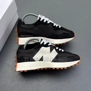 New Balance Sneakers 
