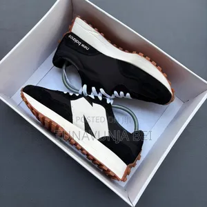 New Balance Sneakers 