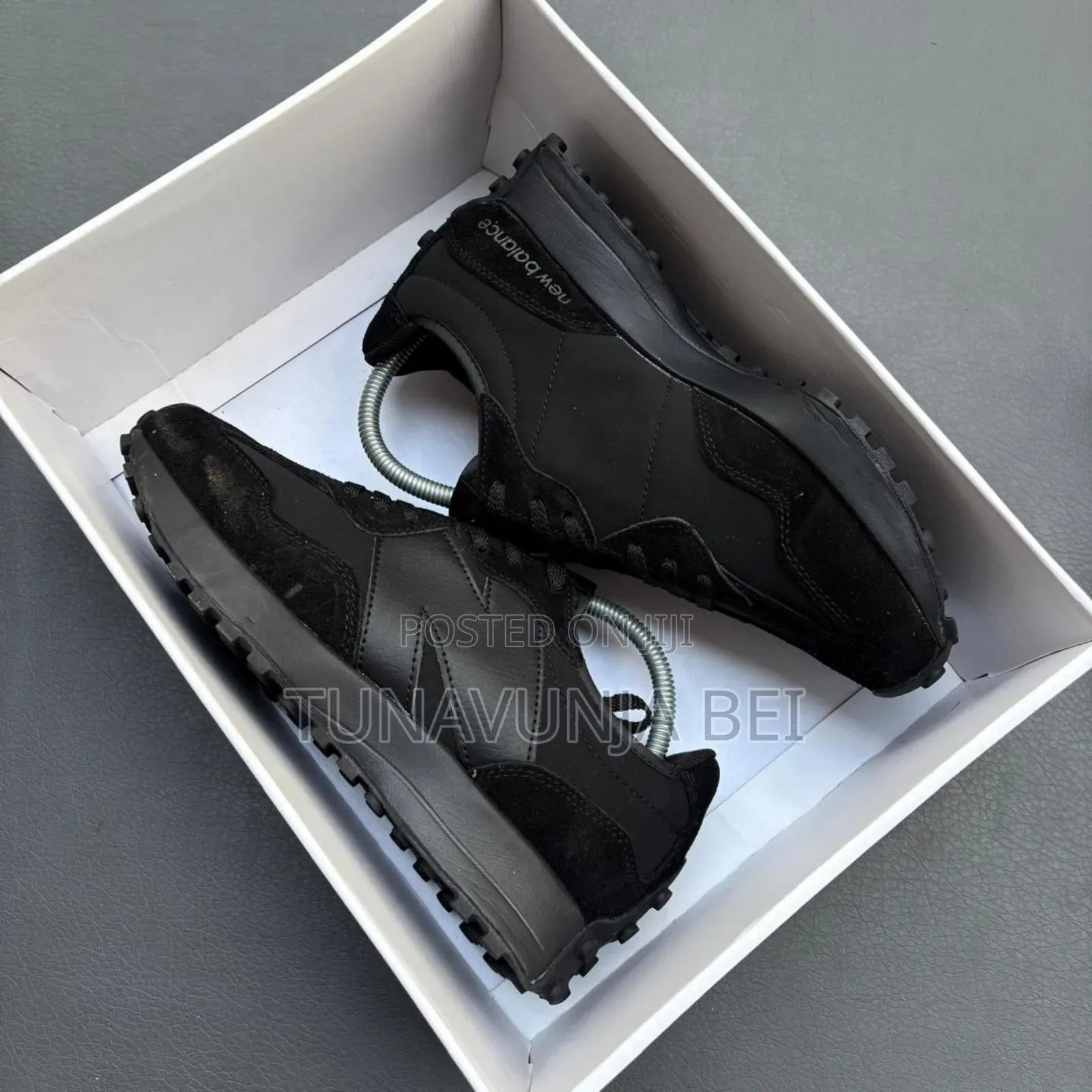 New Balance Sneakers 