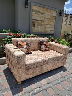 Love Seat Sofa Mpya