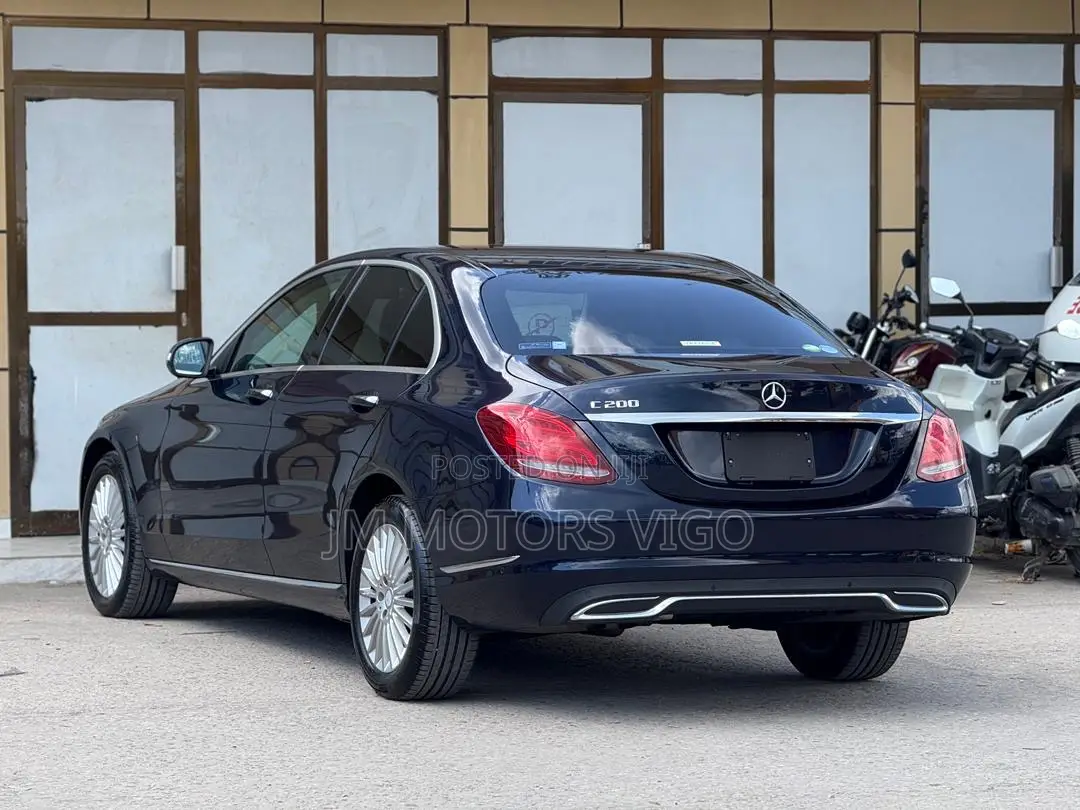 Mercedes-Benz C200 2015 Blue