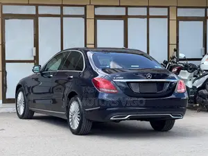 Mercedes-Benz C200 2015 Blue