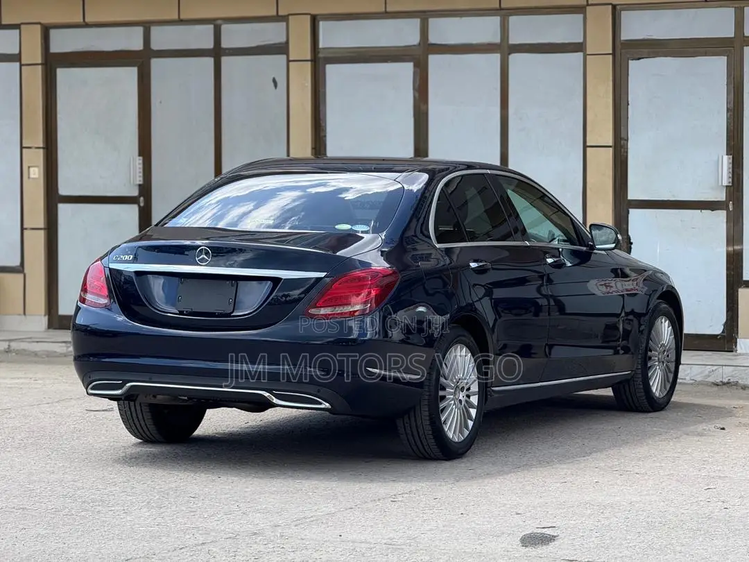 Mercedes-Benz C200 2015 Blue