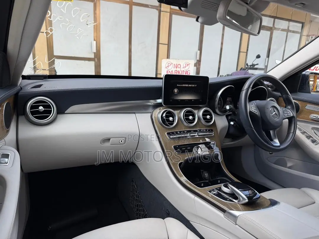 Mercedes-Benz C200 2015 Blue