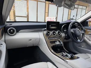Mercedes-Benz C200 2015 Blue