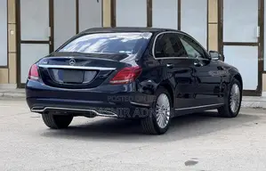 Mercedes-Benz C200 2015 Blue