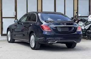 Mercedes-Benz C200 2015 Blue