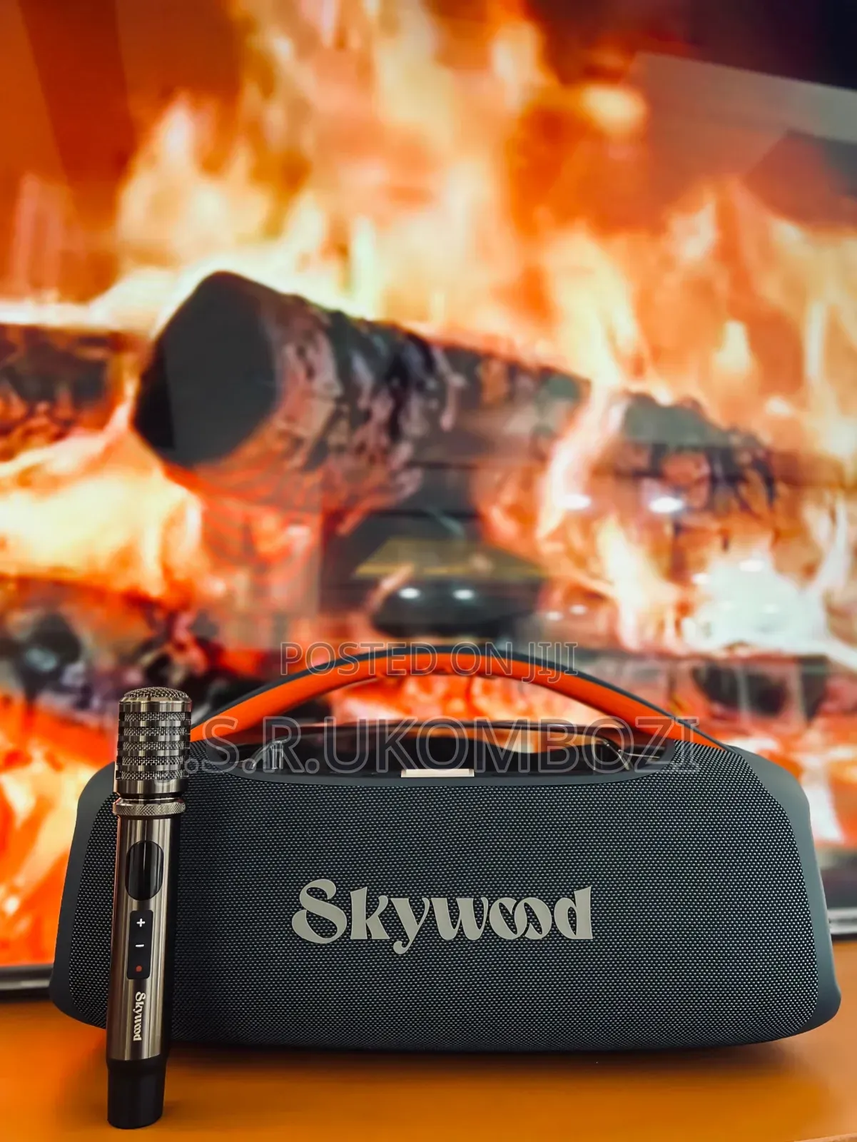 Skywood Boombox 3
Model: Soundbox 24e
√ Watts 120
√ Fm Radio 