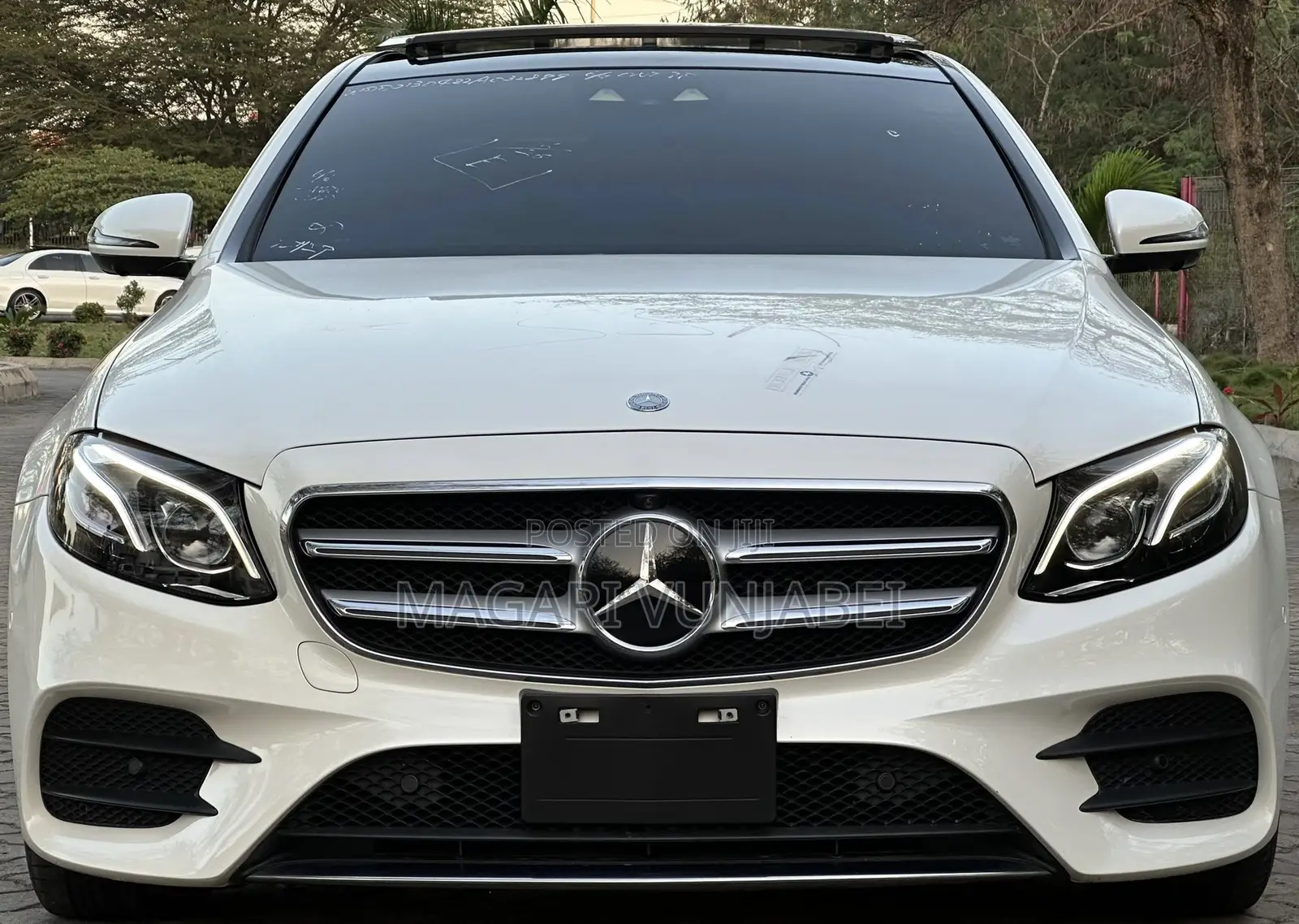 Mercedes-Benz E200 2016 Pearl